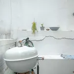 Διαμέρισμα Charming 1br With Terrace Praca Flores | By Airnest Lisboa