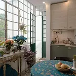 Διαμέρισμα Charming 1br With Terrace Praca Flores | By Airnest *