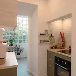Διαμέρισμα Charming 1br With Terrace Praca Flores | By Airnest Lisboa