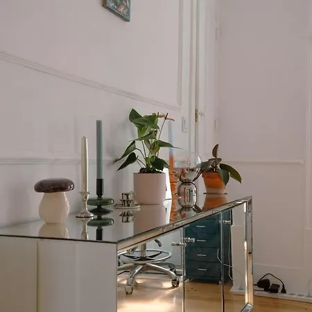 Charming 1br With Terrace Praça Flores | By Airnest