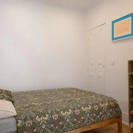 Charming 1br With Terrace Praça Flores | By Airnest Appartement