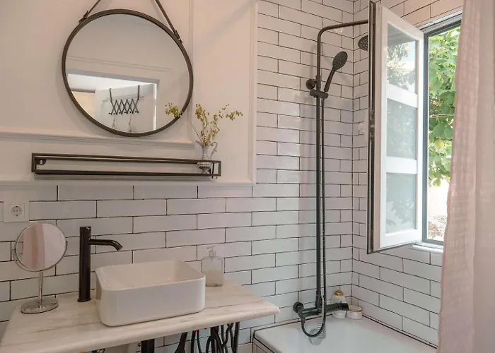 Apartment Charming 1br With Terrace Praca Flores | By Airnest