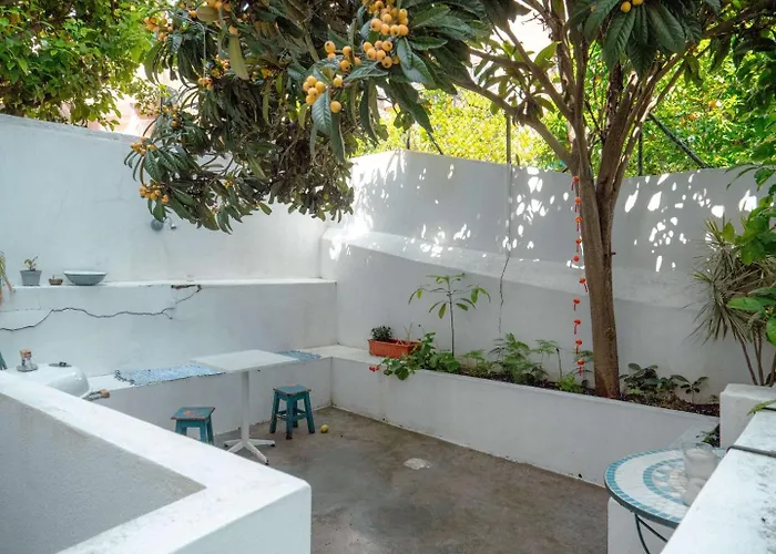 Charming 1br With Terrace Praca Flores | By Airnest * Lisbon