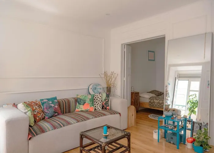 Charming 1br With Terrace Praca Flores | By Airnest Lisbon
