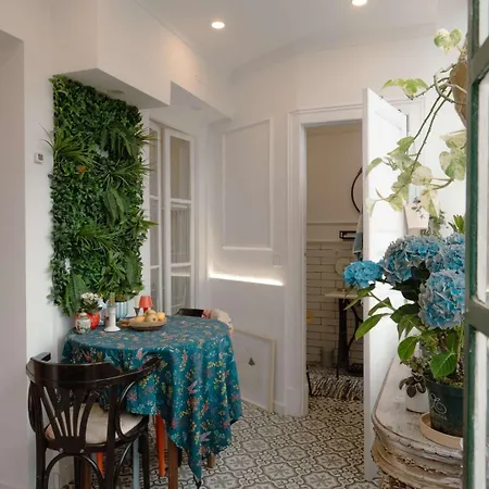 Apartman Charming 1br With Terrace Praca Flores | By Airnest *