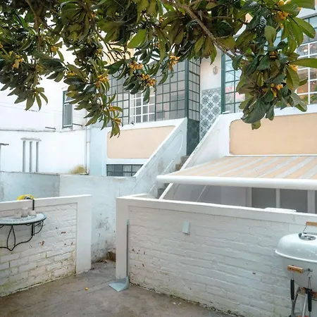 Apartament Charming 1br With Terrace Praca Flores | By Airnest