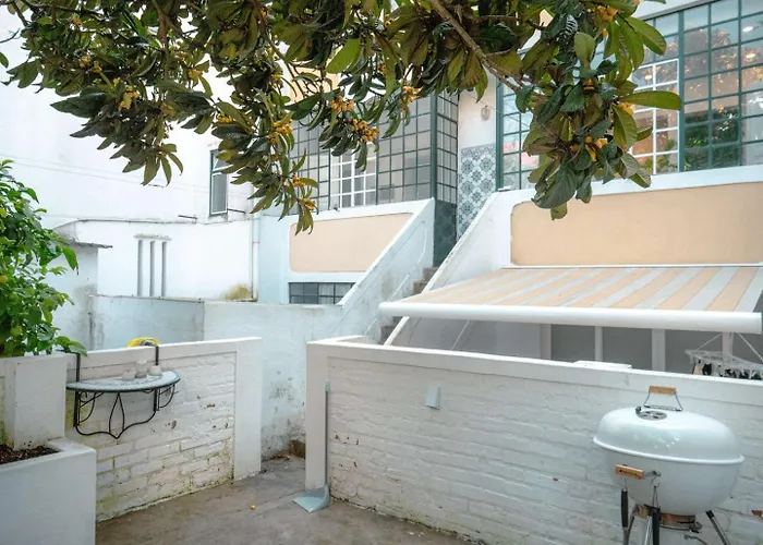 Apartman Charming 1br With Terrace Praca Flores | By Airnest