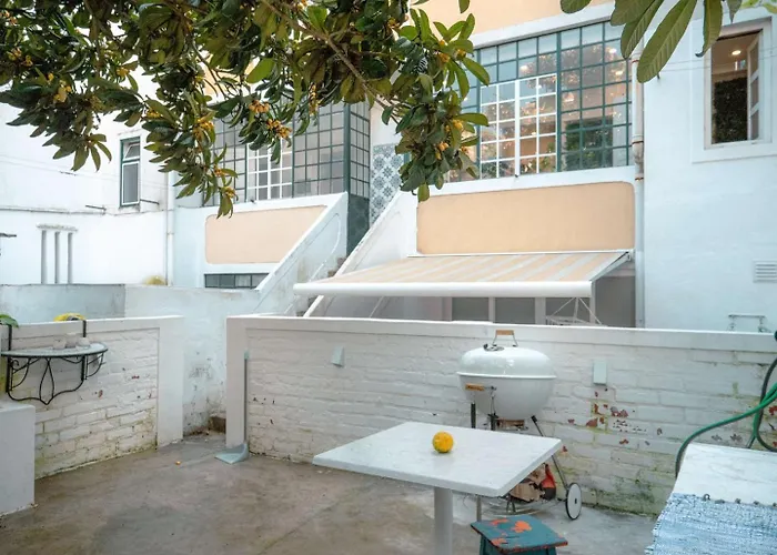 Charming 1br With Terrace Praca Flores | By Airnest * Lisboa