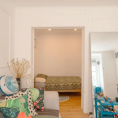 Charming 1br With Terrace Praça Flores | By Airnest
