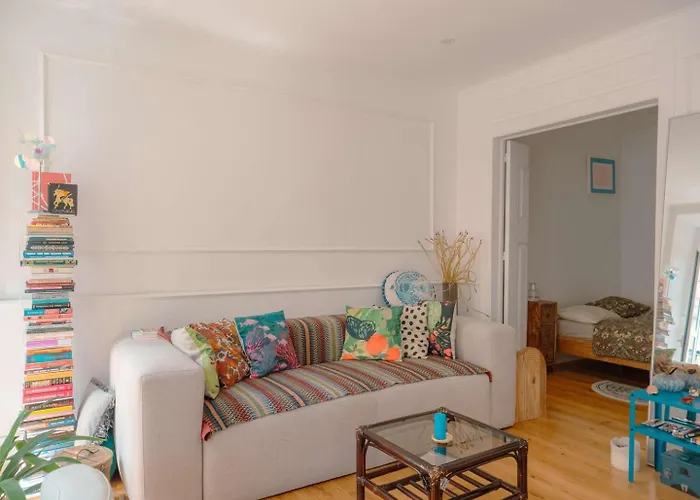Charming 1br With Terrace Praca Flores | By Airnest Lizbona